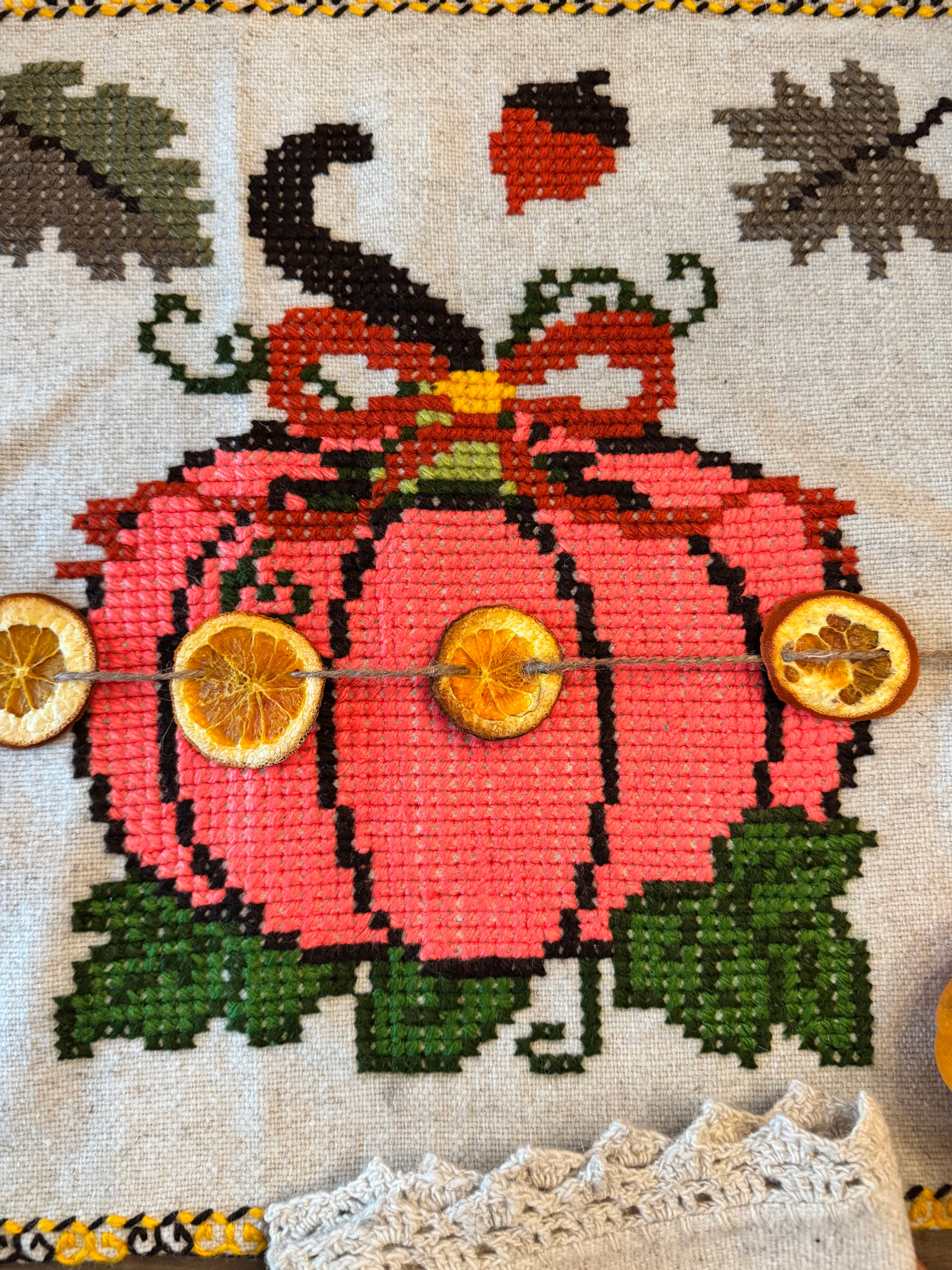 Clementina Table Runner