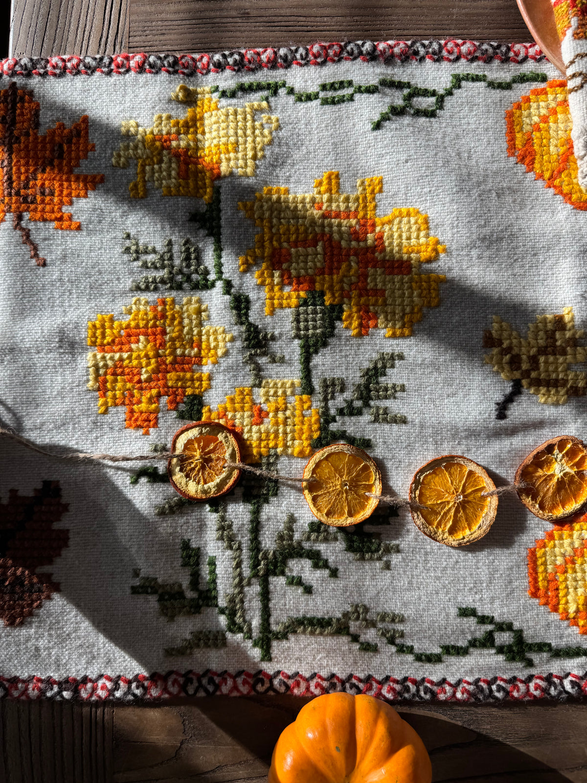 Entre Cempasúchil Table Runner