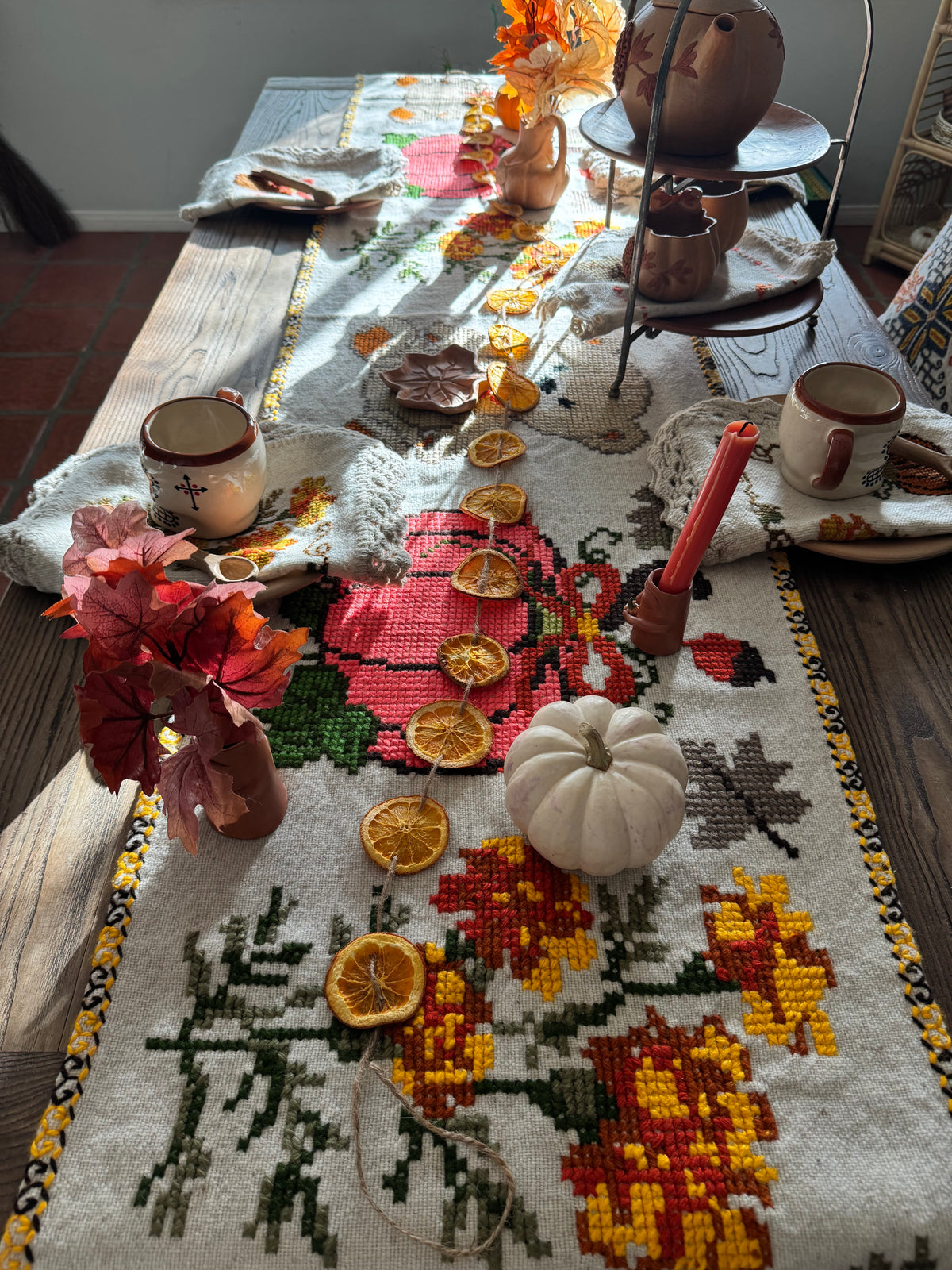 Clementina Table Runner