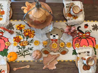 Clementina Table Runner