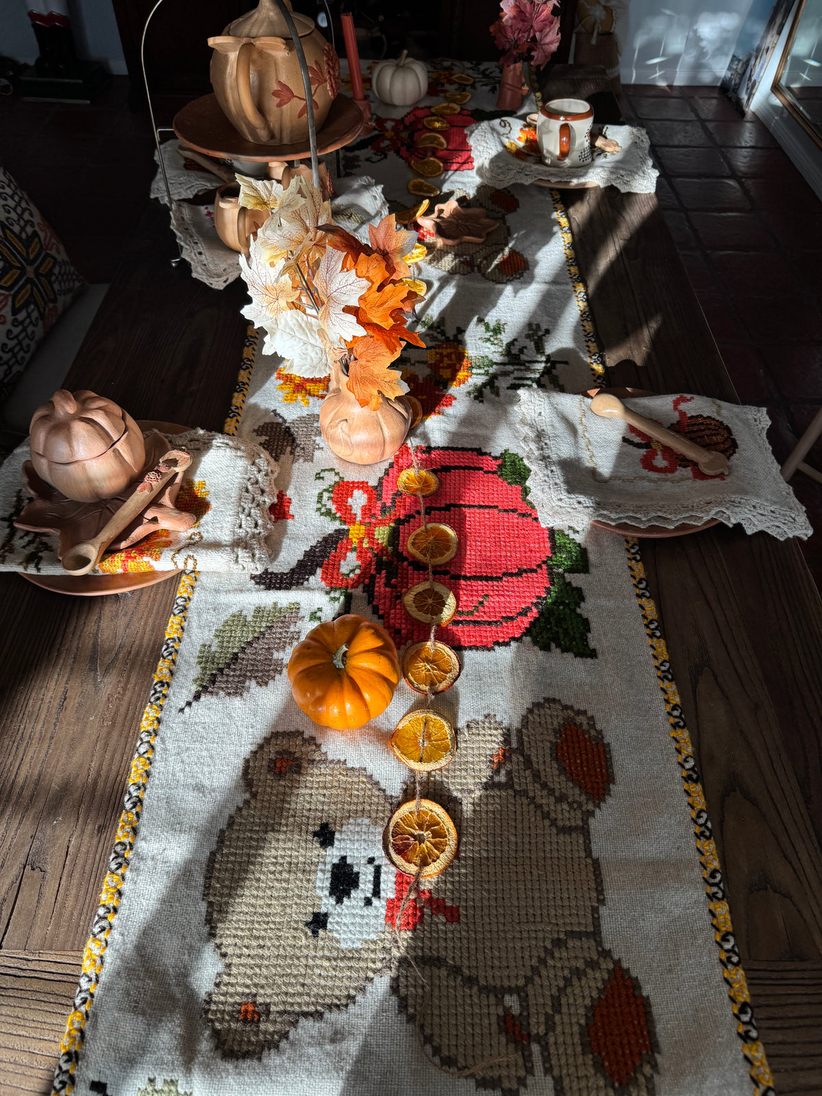 Clementina Table Runner