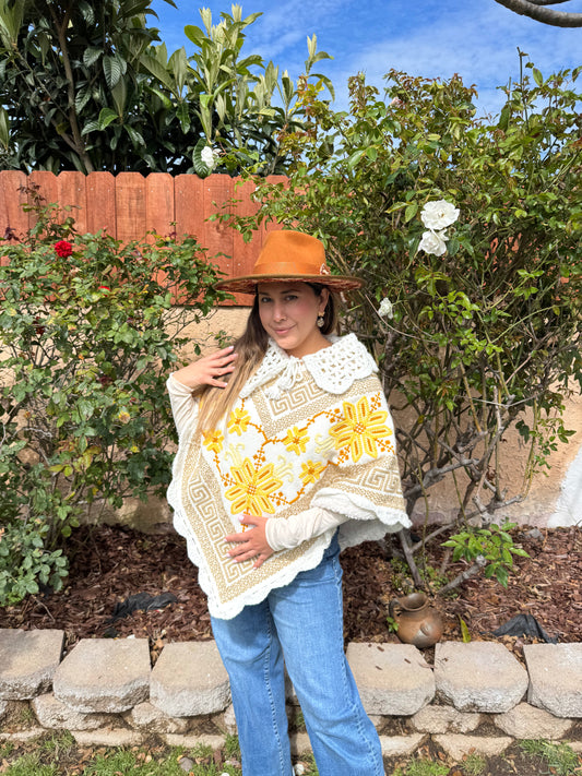 Natural dyes mañanita with Fleece lining